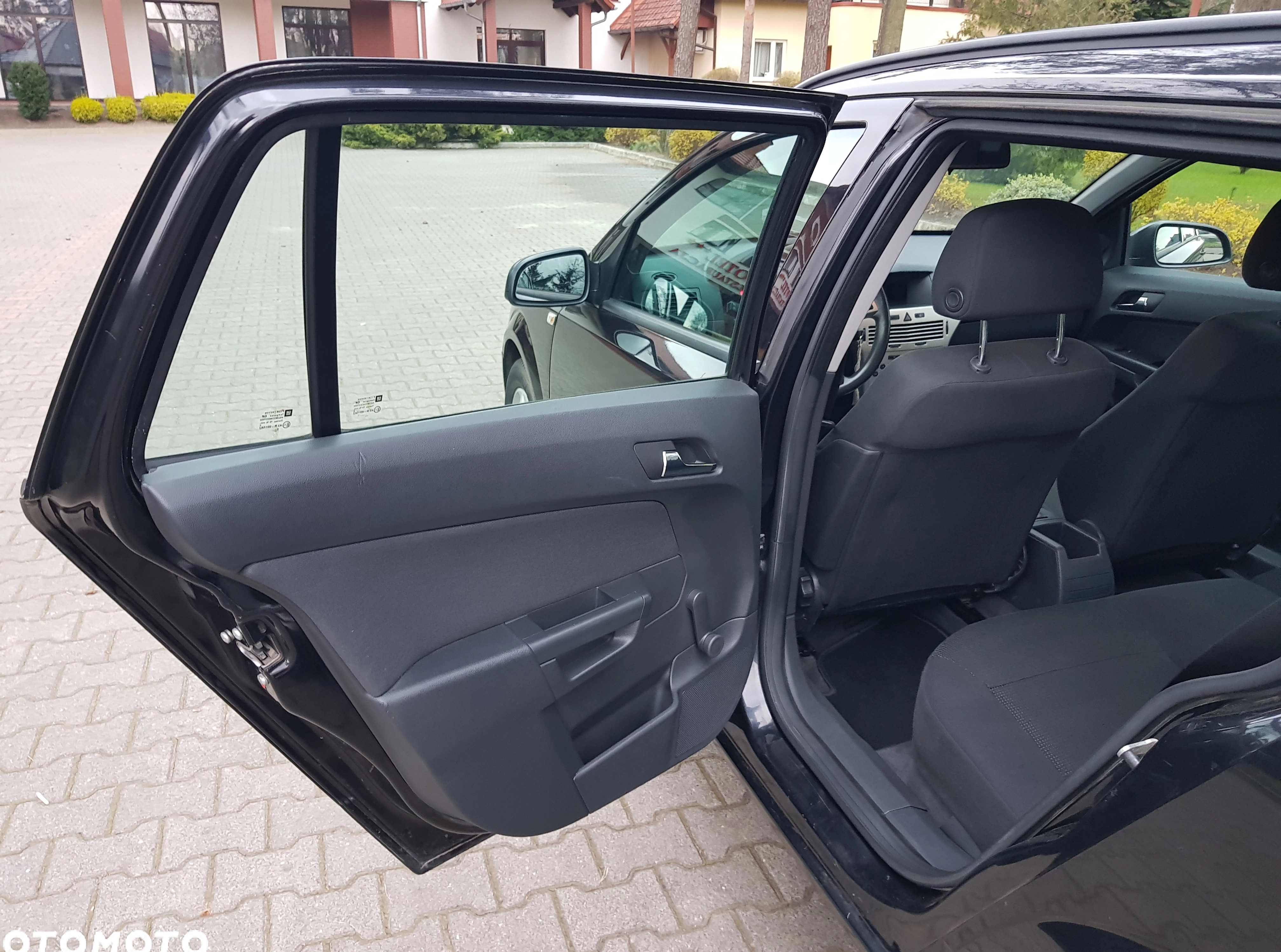 Opel Astra cena 10900 przebieg: 220500, rok produkcji 2007 z Łaskarzew małe 562